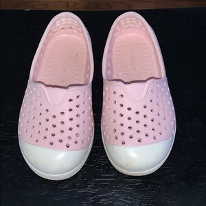 Old navy toddler girl size 5 slip on sneakers